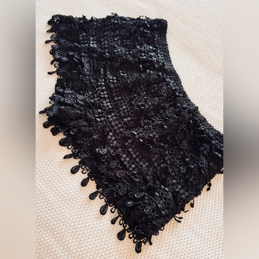 RAGA 10” Black Lace Shorts - Picture 4 of 14